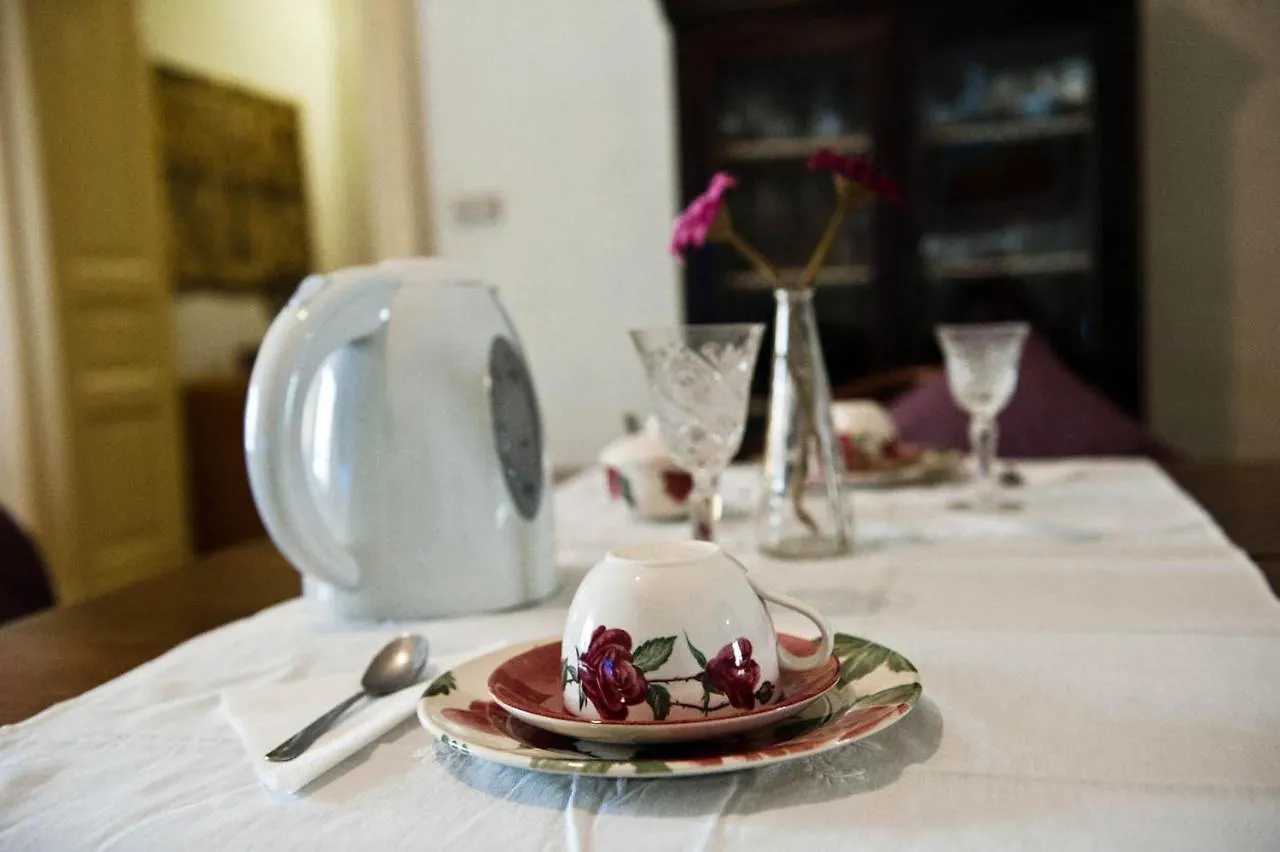 Ivana B&B Aeroporto di Catania Fontana Rossa Bed & Breakfast
